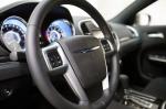 Chrysler 300C 2011 года